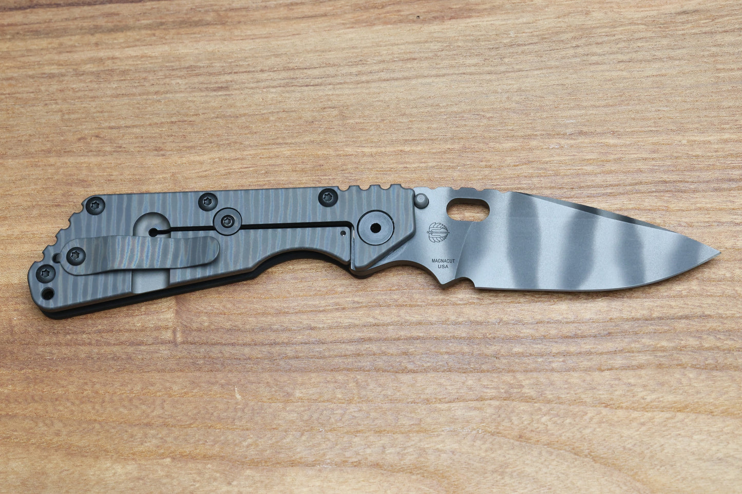 STRIDER KNIVES - SMF - FLAG PATTERN - TIGER STRIPE MAGNACUT