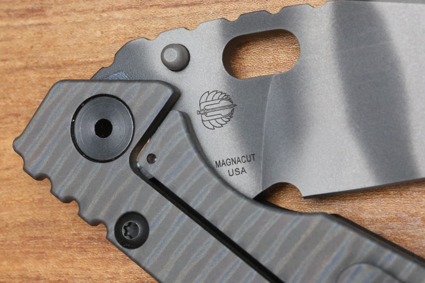 STRIDER KNIVES - SMF - FLAG PATTERN - TIGER STRIPE MAGNACUT