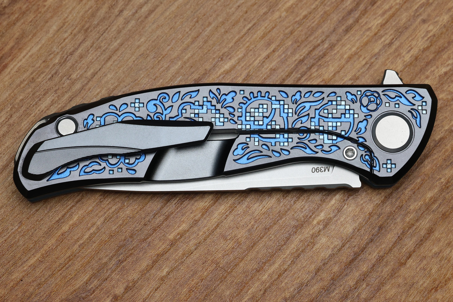 SHIROGOROV KNIVES / TI2 DESIGN F95 BLACK HULA "BLUE PIXELATED FLOWER" - M390 BLADE - MRBS