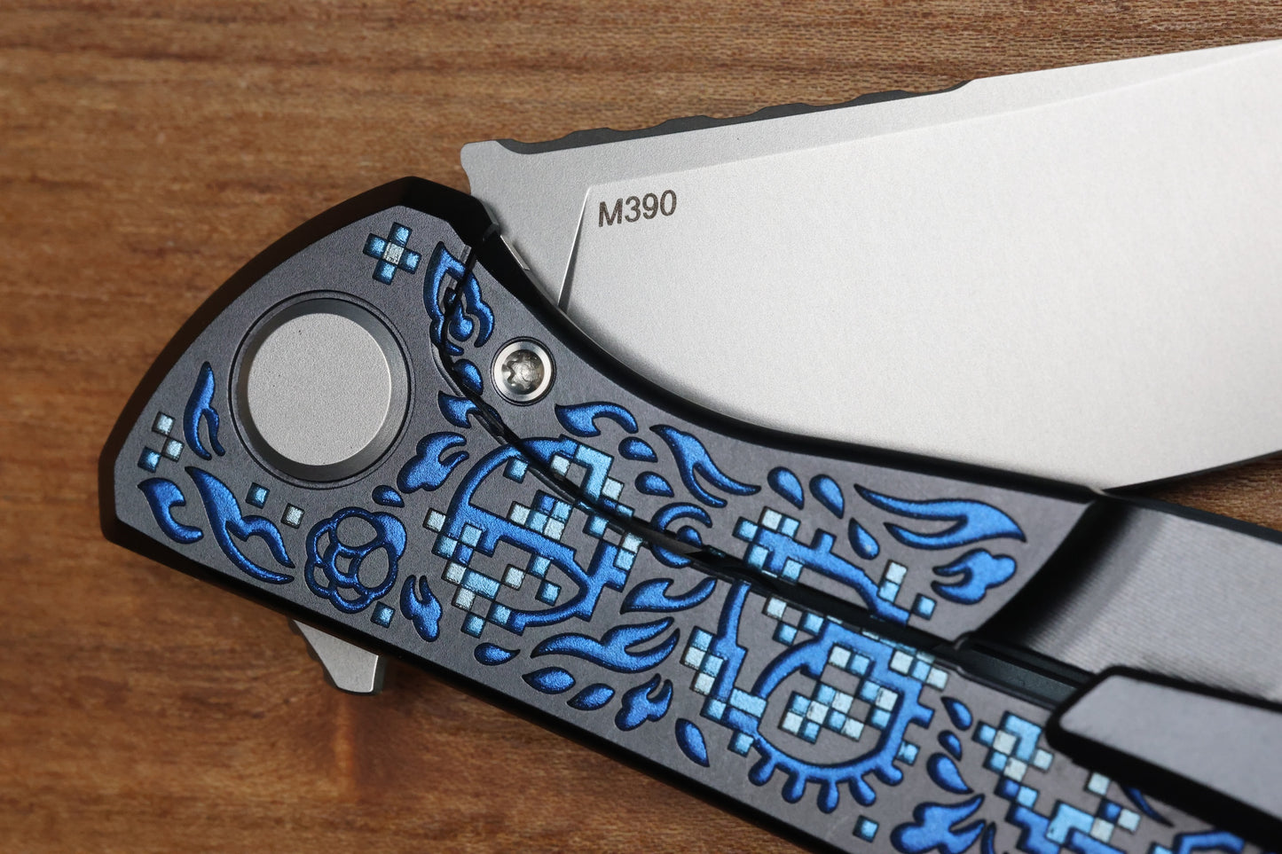 SHIROGOROV KNIVES / TI2 DESIGN F95 BLACK HULA "BLUE PIXELATED FLOWER" - M390 BLADE - MRBS