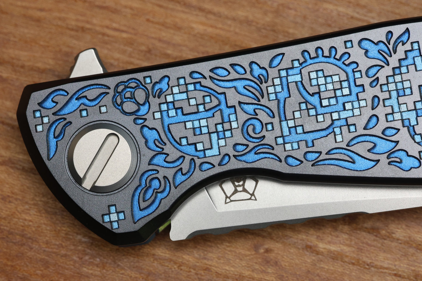 SHIROGOROV KNIVES / TI2 DESIGN F95 BLACK HULA "BLUE PIXELATED FLOWER" - M390 BLADE - MRBS