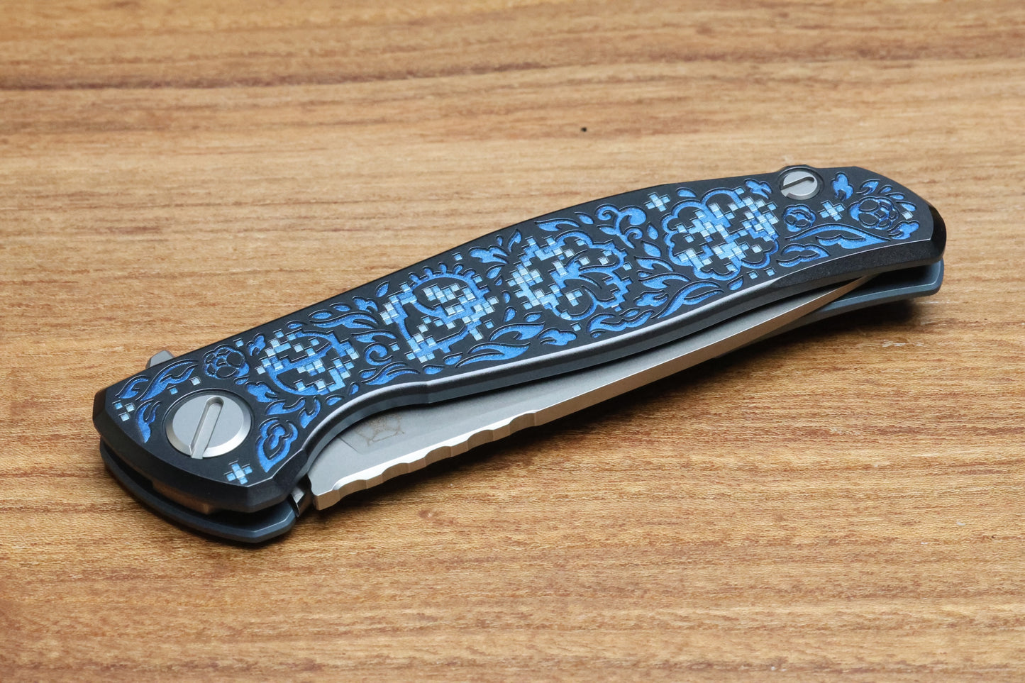 SHIROGOROV KNIVES / TI2 DESIGN F95 BLACK HULA "BLUE PIXELATED FLOWER" - M390 BLADE - MRBS
