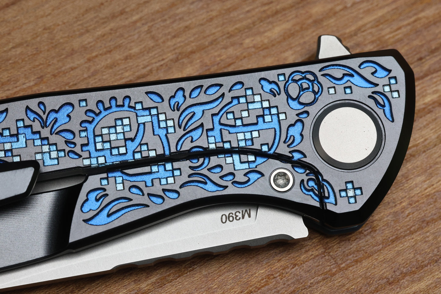 SHIROGOROV KNIVES / TI2 DESIGN F95 BLACK HULA "BLUE PIXELATED FLOWER" - M390 BLADE - MRBS