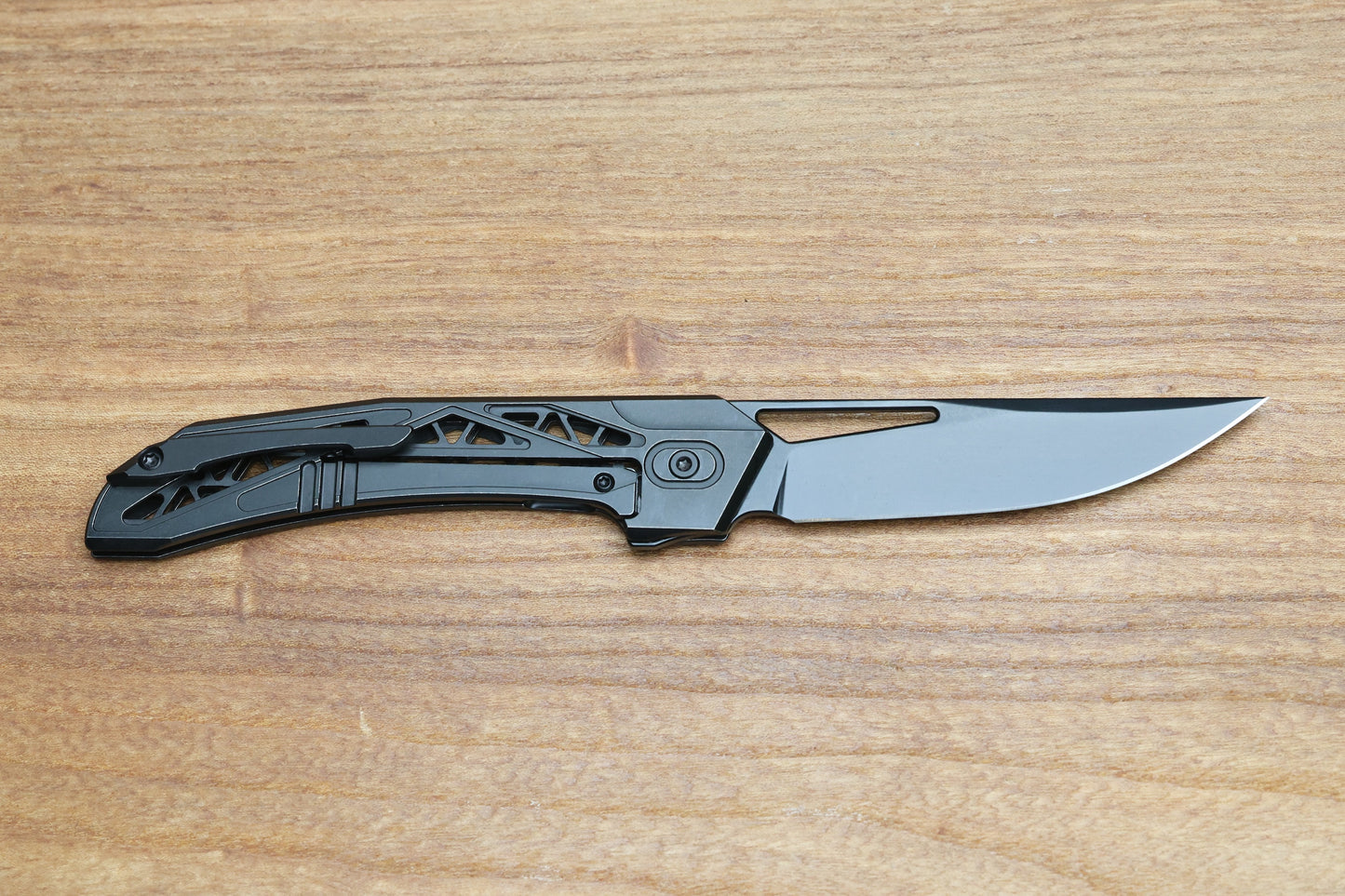 AVIAN KNIVES TOPAZA - LLK490-2 - BLACK PVD TITANIUM HANDLE - BLACK STONEWASHED MAGNACUT BLADE