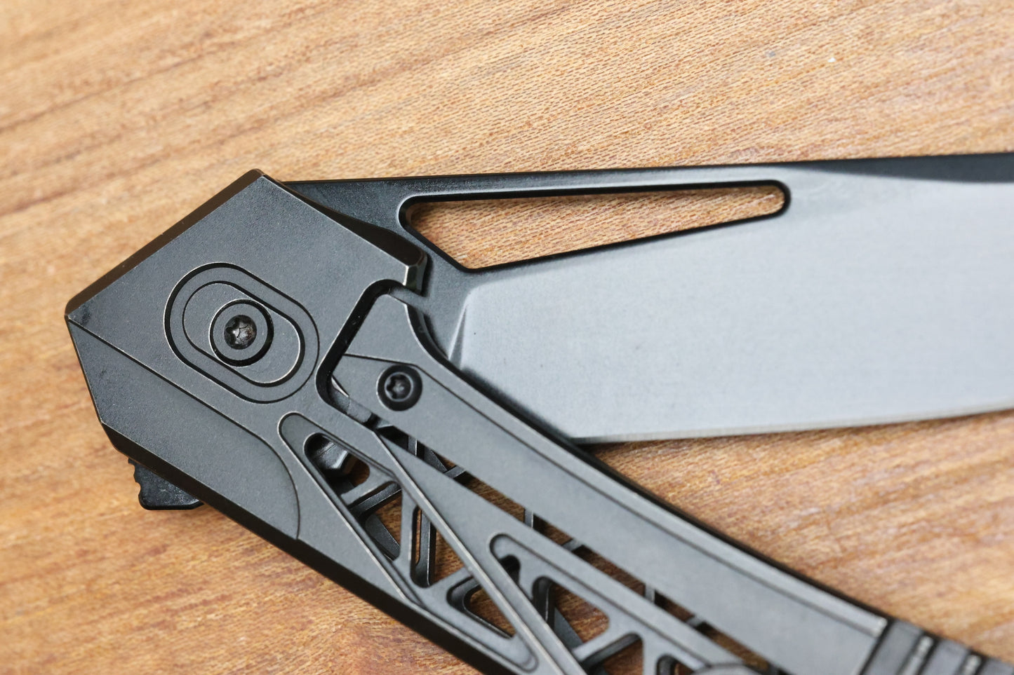 AVIAN KNIVES TOPAZA - LLK490-2 - BLACK PVD TITANIUM HANDLE - BLACK STONEWASHED MAGNACUT BLADE