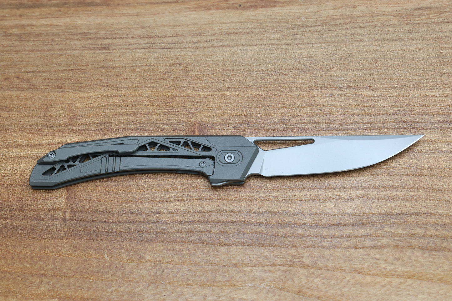 AVIAN KNIVES TOPAZA - LLK490-1 - DARK BEAD BLAST TITANIUM HANDLE - BEAD BLAST MAGNACUT BLADE