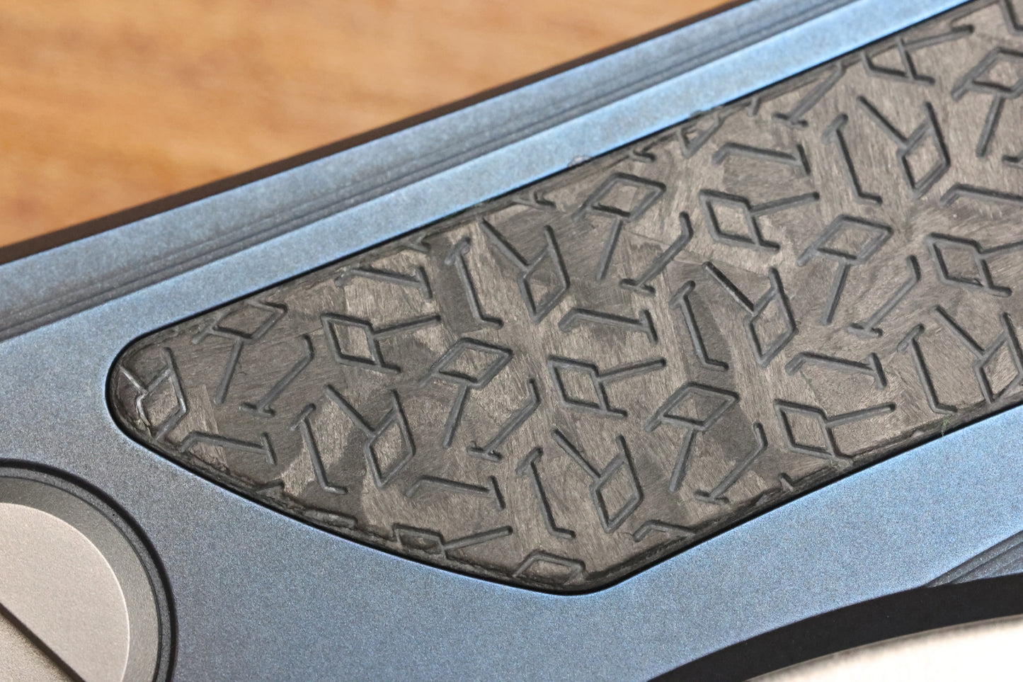 SHIROGOROV KNIVES "R1 EDITION" URSUS QUANTUM NL - CROMAX PM BLADE - BLUE TITANIUM HANDLE - R1 PATTERN CARBON FIBER INLAY - MRBS