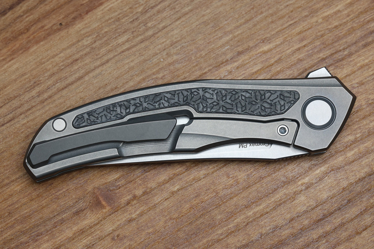 SHIROGOROV KNIVES "R1 EDITION" URSUS QUANTUM NL - CROMAX PM BLADE - TITANIUM HANDLE - R1 PATTERN CARBON FIBER INLAY - MRBS