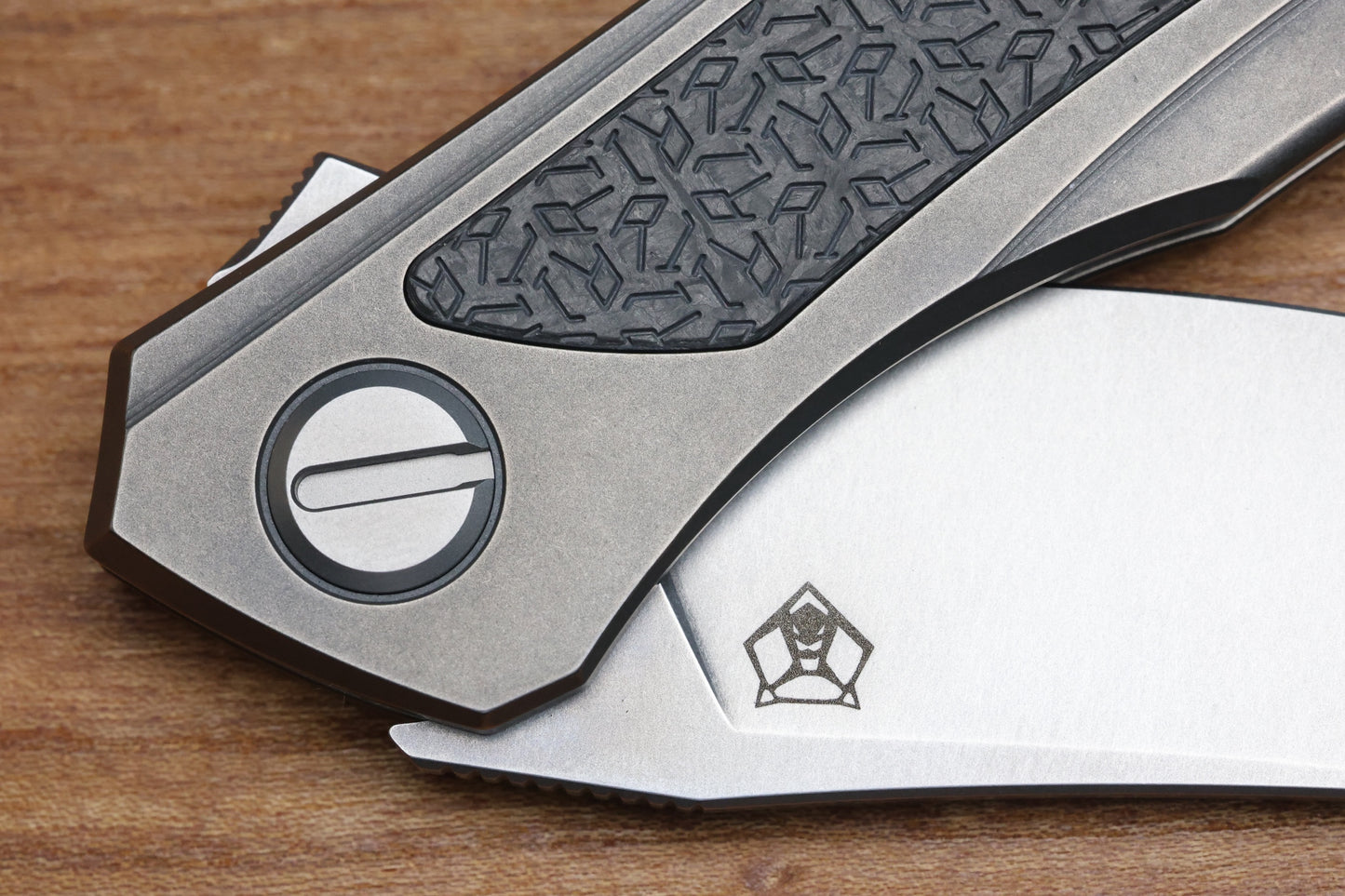 SHIROGOROV KNIVES "R1 EDITION" URSUS QUANTUM NL - CROMAX PM BLADE - TITANIUM HANDLE - R1 PATTERN CARBON FIBER INLAY - MRBS