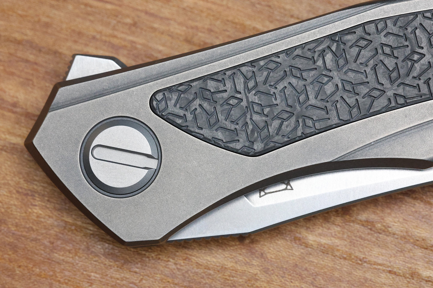 SHIROGOROV KNIVES "R1 EDITION" URSUS QUANTUM NL - CROMAX PM BLADE - TITANIUM HANDLE - R1 PATTERN CARBON FIBER INLAY - MRBS
