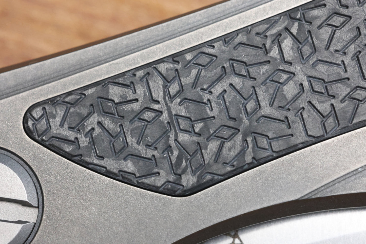 SHIROGOROV KNIVES "R1 EDITION" URSUS QUANTUM NL - CROMAX PM BLADE - TITANIUM HANDLE - R1 PATTERN CARBON FIBER INLAY - MRBS