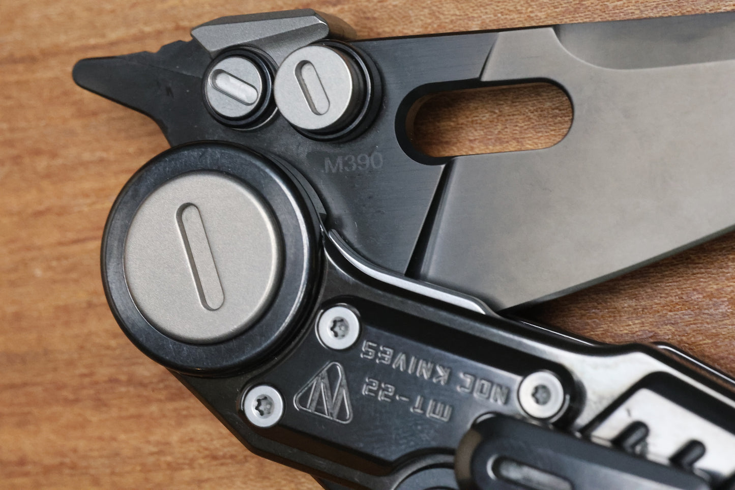MT-22 MINI S-08 - ZIRCONIUM HANDLE - BLACK M390 BLADE