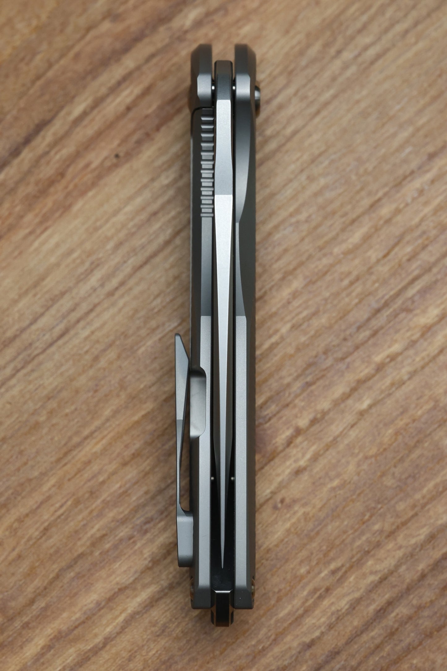 KOENIG KNIVES ARIUS - CORDA TITANIUM HANDLE - SILVER HARDWARE - BURNISHED W/ POLISHED FLATS M398 BLADE