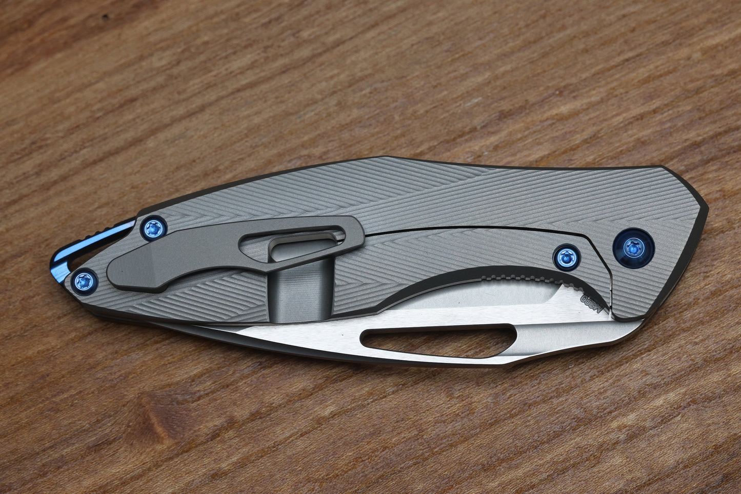 KOENIG KNIVES MINI ARIUS - NON FLIPPER - PATTERNED TITANIUM HANDLE - BLUE HARDWARE - BURNISHED W/ POLISHED FLATS M390 BLADE