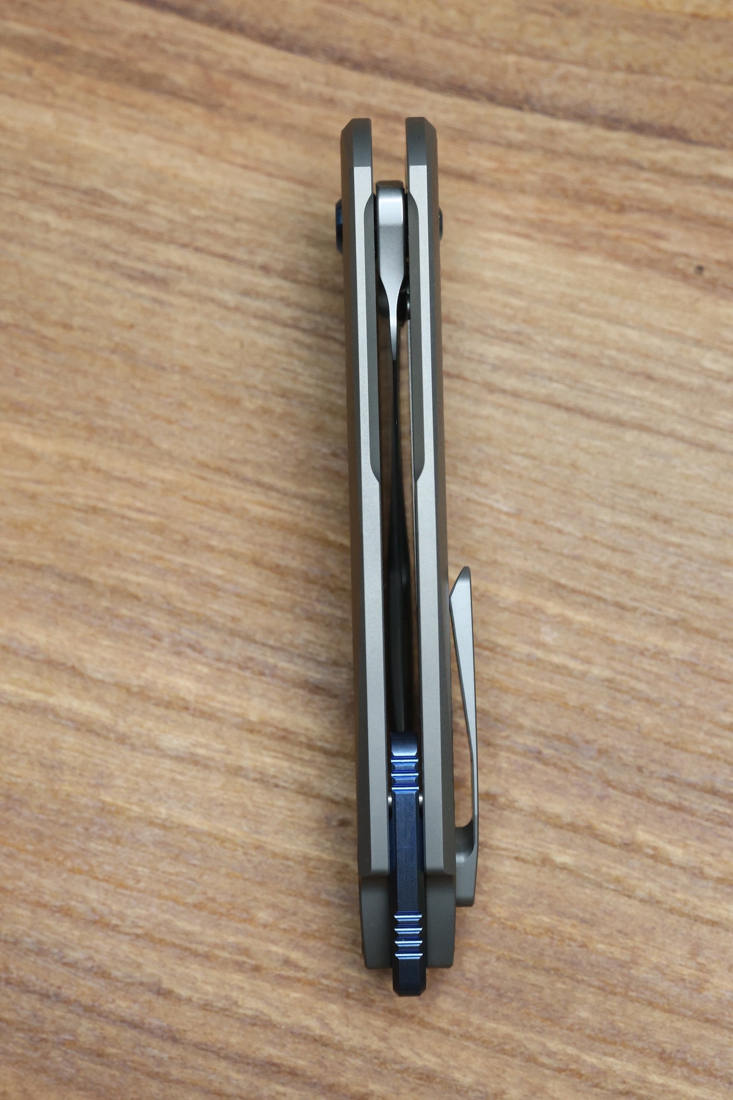 KOENIG KNIVES MINI ARIUS - NON FLIPPER - PATTERNED TITANIUM HANDLE - BLUE HARDWARE - BURNISHED W/ POLISHED FLATS M390 BLADE