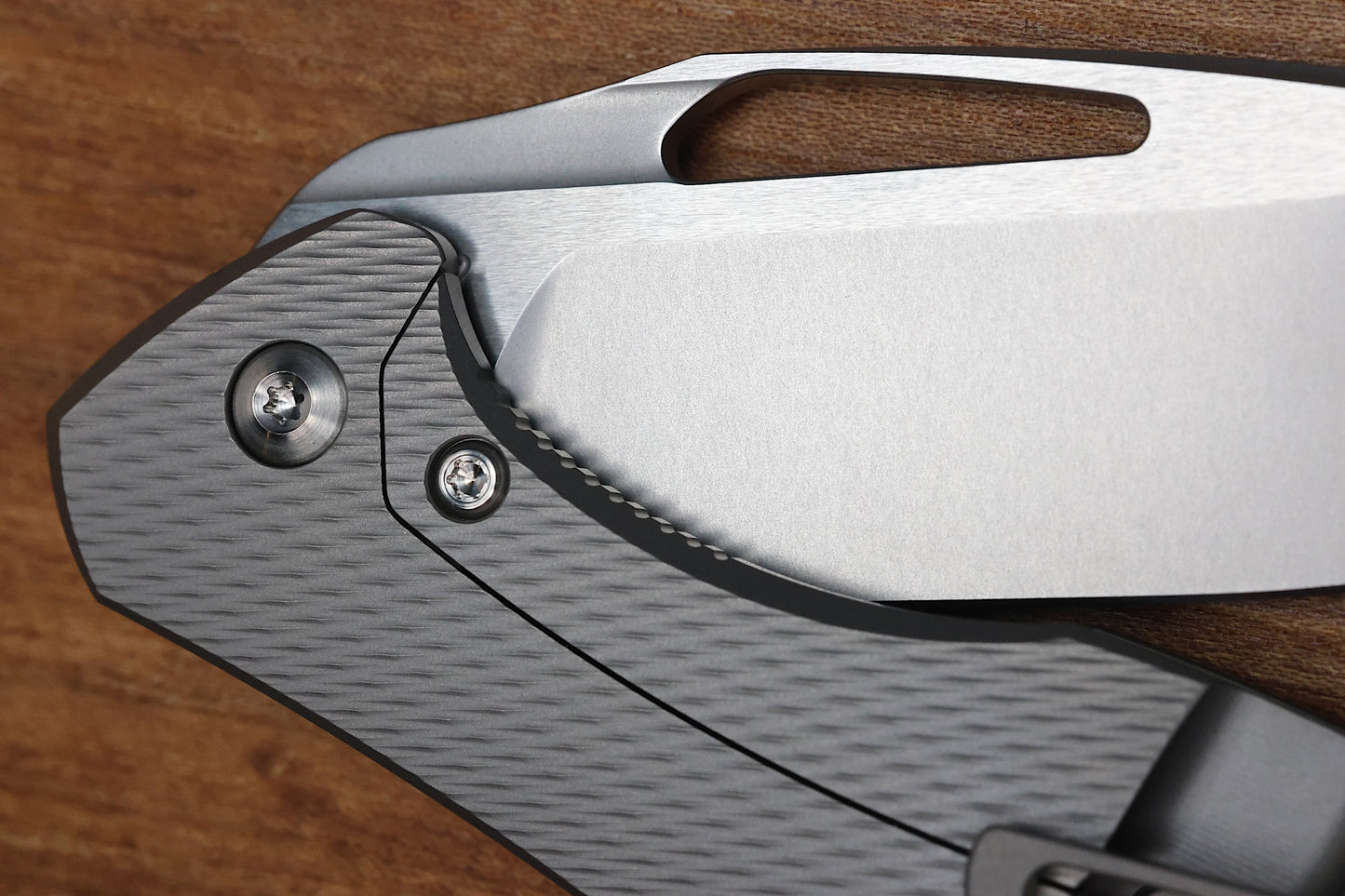 KOENIG KNIVES MINI ARIUS - NON FLIPPER - CORDA TITANIUM HANDLE - SILVER HARDWARE - BURNISHED W/ POLISHED FLATS M390 BLADE