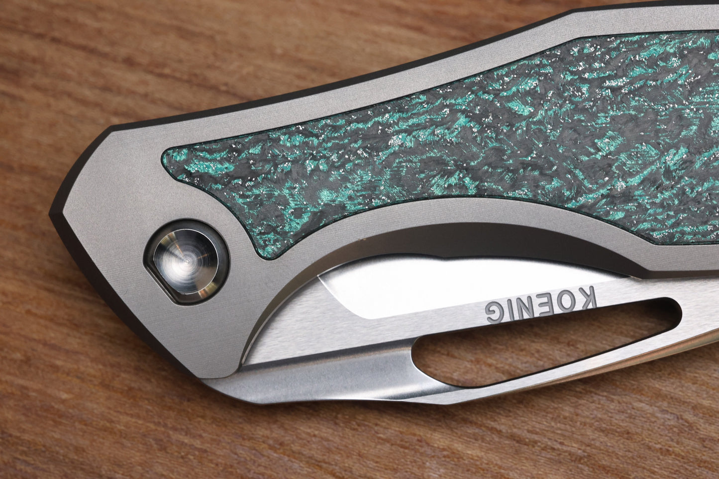 KOENIG KNIVES ARIUS NON-FLIPPER - TEAL MAGNETIC CARBOTI INLAY M390