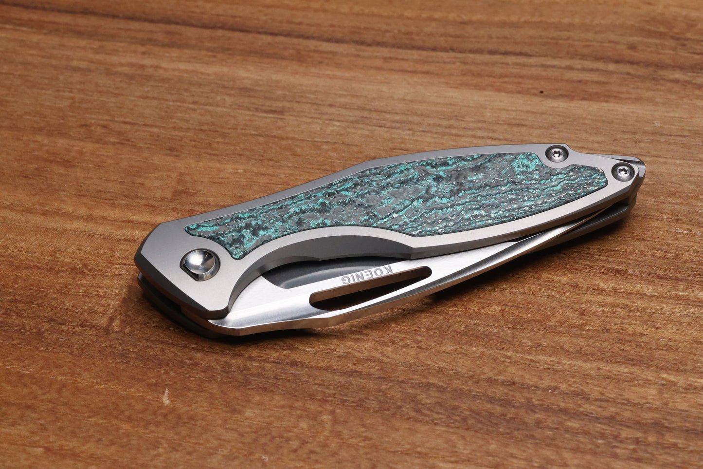 KOENIG KNIVES ARIUS NON-FLIPPER - TEAL MAGNETIC CARBOTI INLAY M390