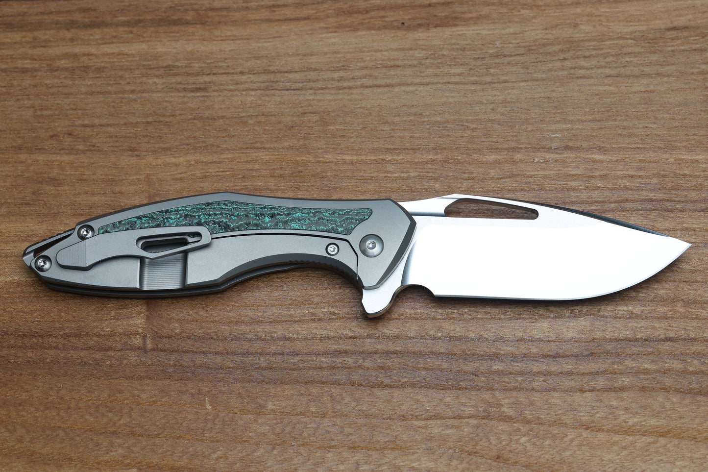KOENIG KNIVES ARIUS FLIPPER - TEAL MAGNETIC CARBOTI INLAY M390