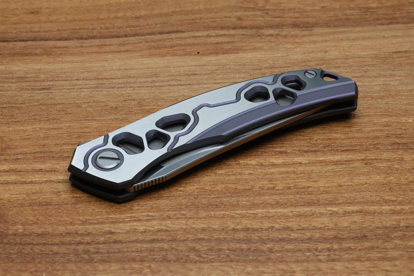 SHIROGOROV KNIVES / ALEXEY KONYGIN COLLABORATION QUANTUM “CYBONIC PLAGUE” – CROMAX PM BLADE - SATIN/PURPLE – MRBS