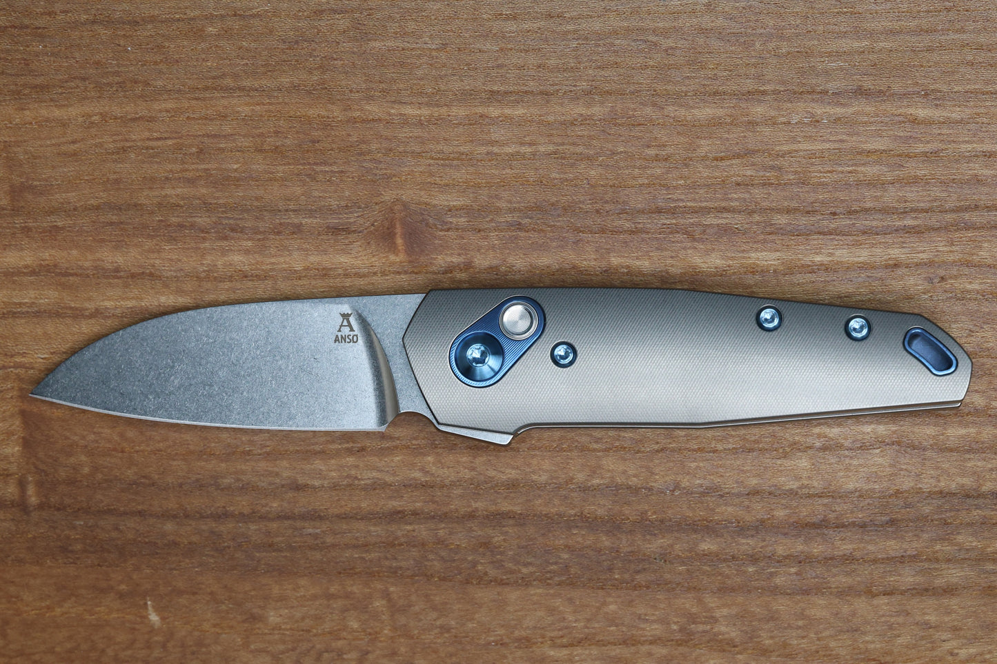 ANSO OF DENMARK AROS - GREY/BLUE TITANIUM HANDLE - RWL34 BLADE