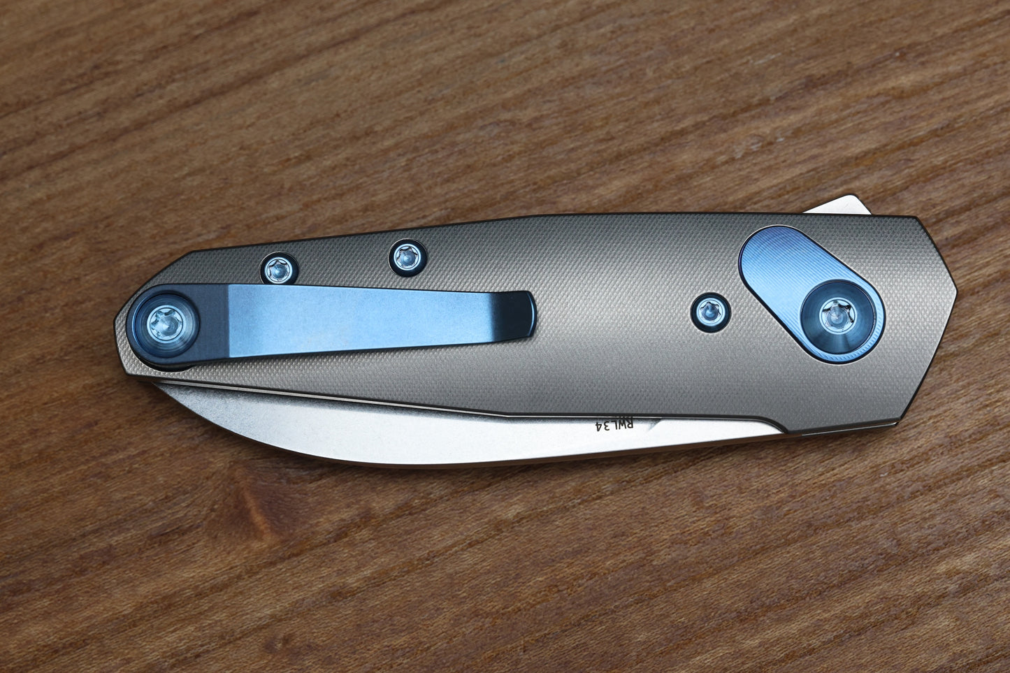 ANSO OF DENMARK AROS - GREY/BLUE TITANIUM HANDLE - RWL34 BLADE