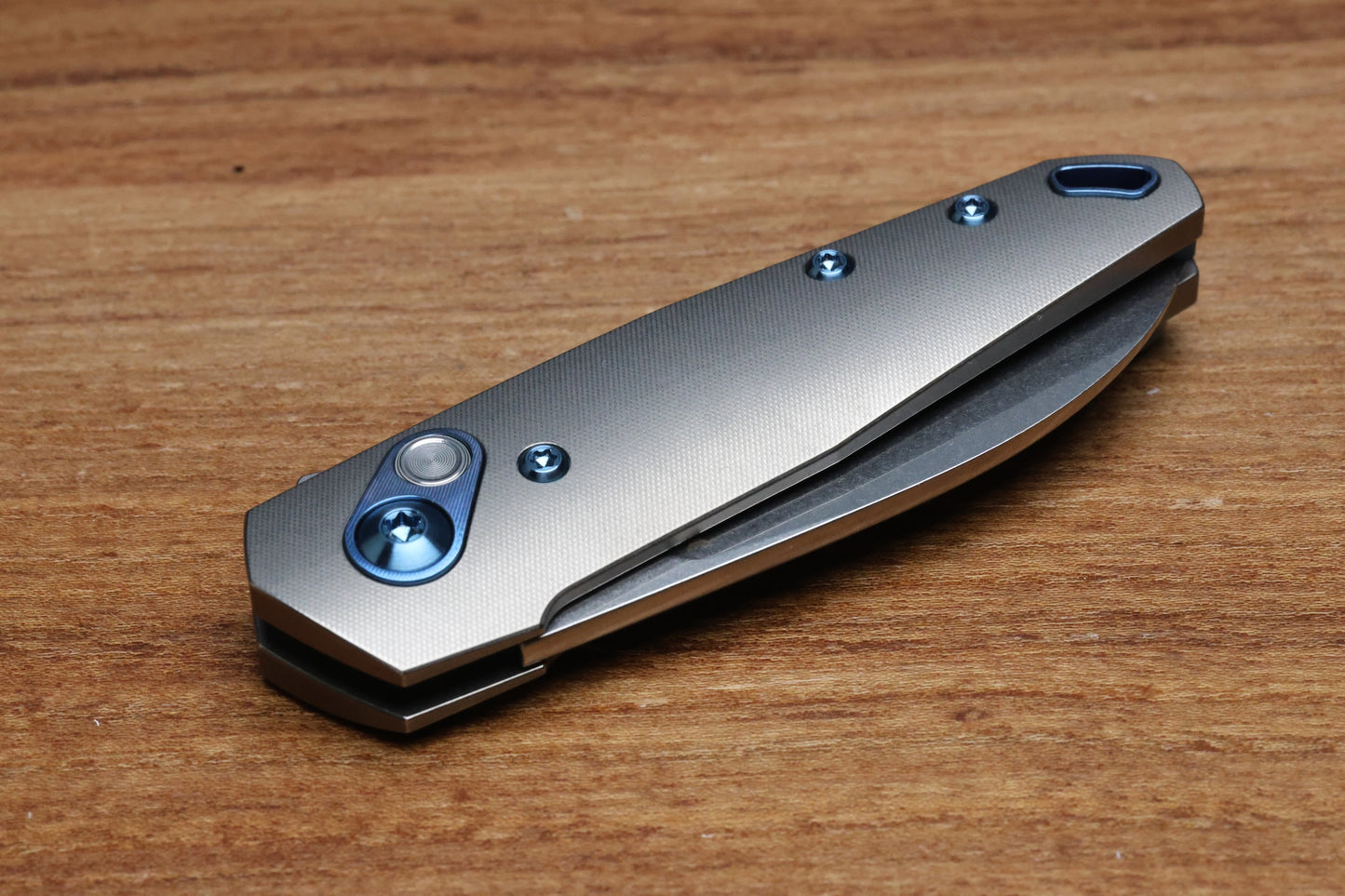 ANSO OF DENMARK AROS - GREY/BLUE TITANIUM HANDLE - RWL34 BLADE