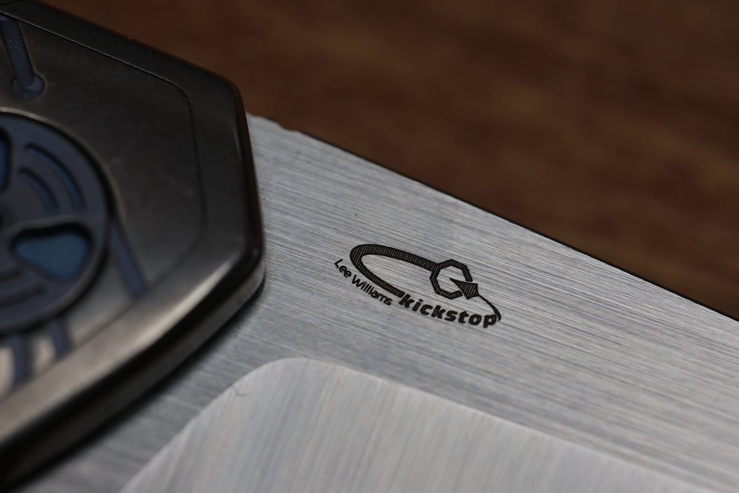 WINGMANEDC FERUS – M390 – INTEGRAL TITANIUM W- BLUE TITANIUM INLAY