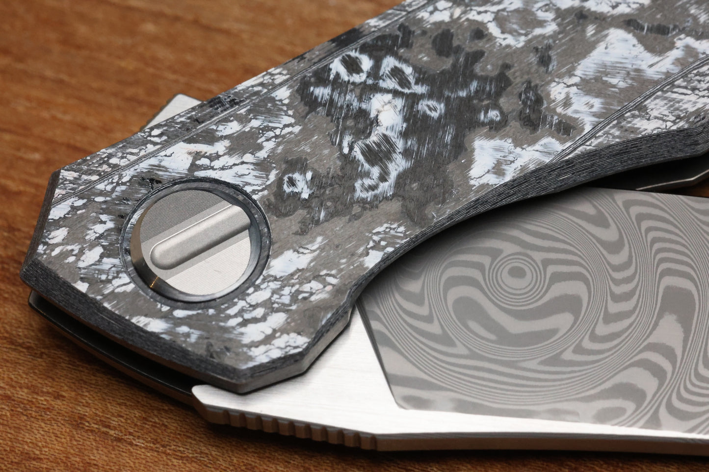 SHIROGOROV KNIVES QUANTIUM WKM - TITANIUM/WHITE CARBOTI HANDLE - ZDI-E BLADE - MRBS