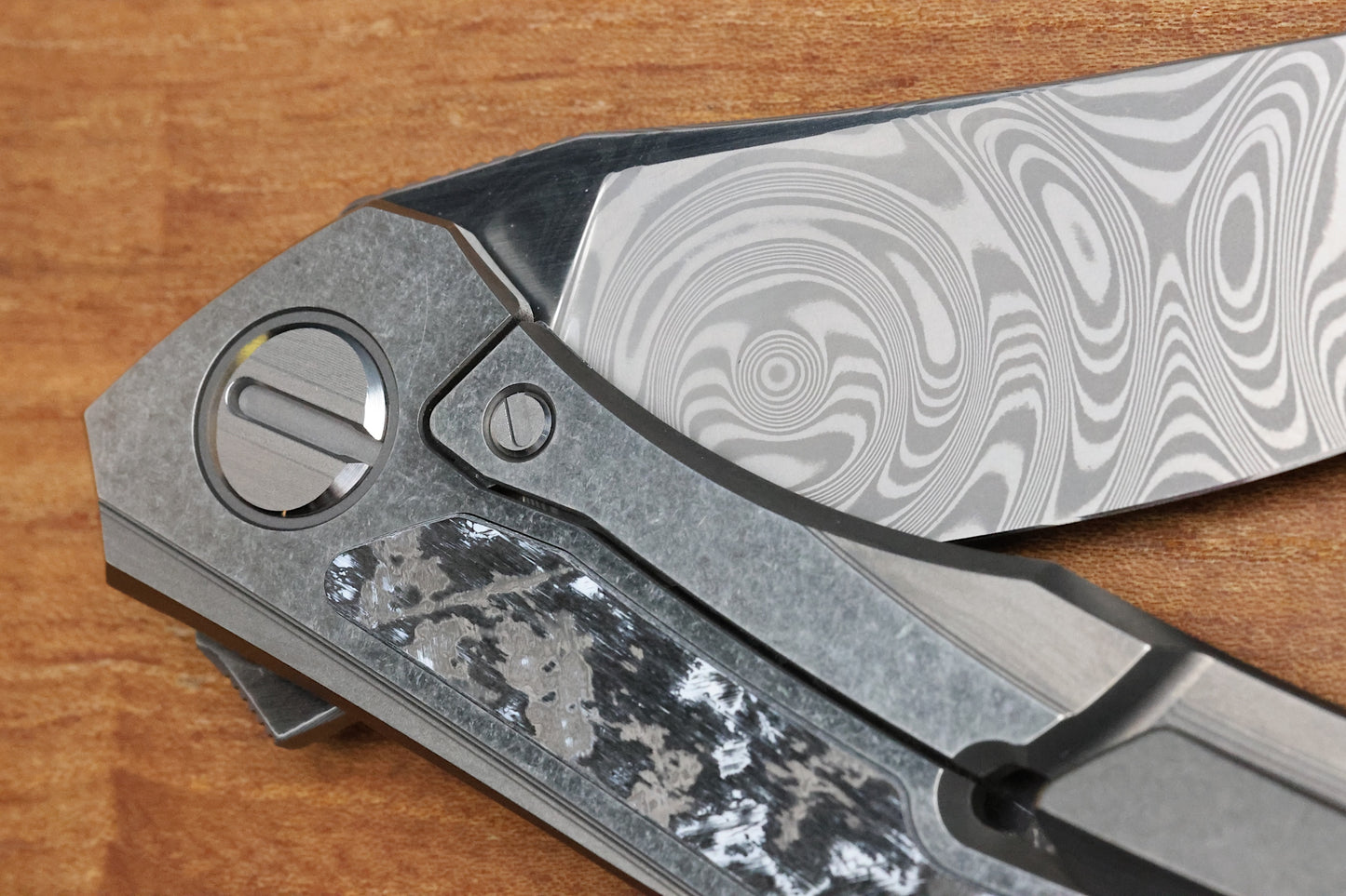 SHIROGOROV KNIVES QUANTIUM WKM - TITANIUM/WHITE CARBOTI HANDLE - ZDI-E BLADE - MRBS