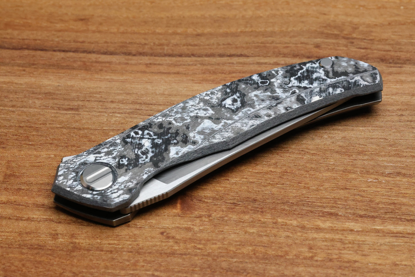 SHIROGOROV KNIVES QUANTIUM WKM - TITANIUM/WHITE CARBOTI HANDLE - ZDI-E BLADE - MRBS