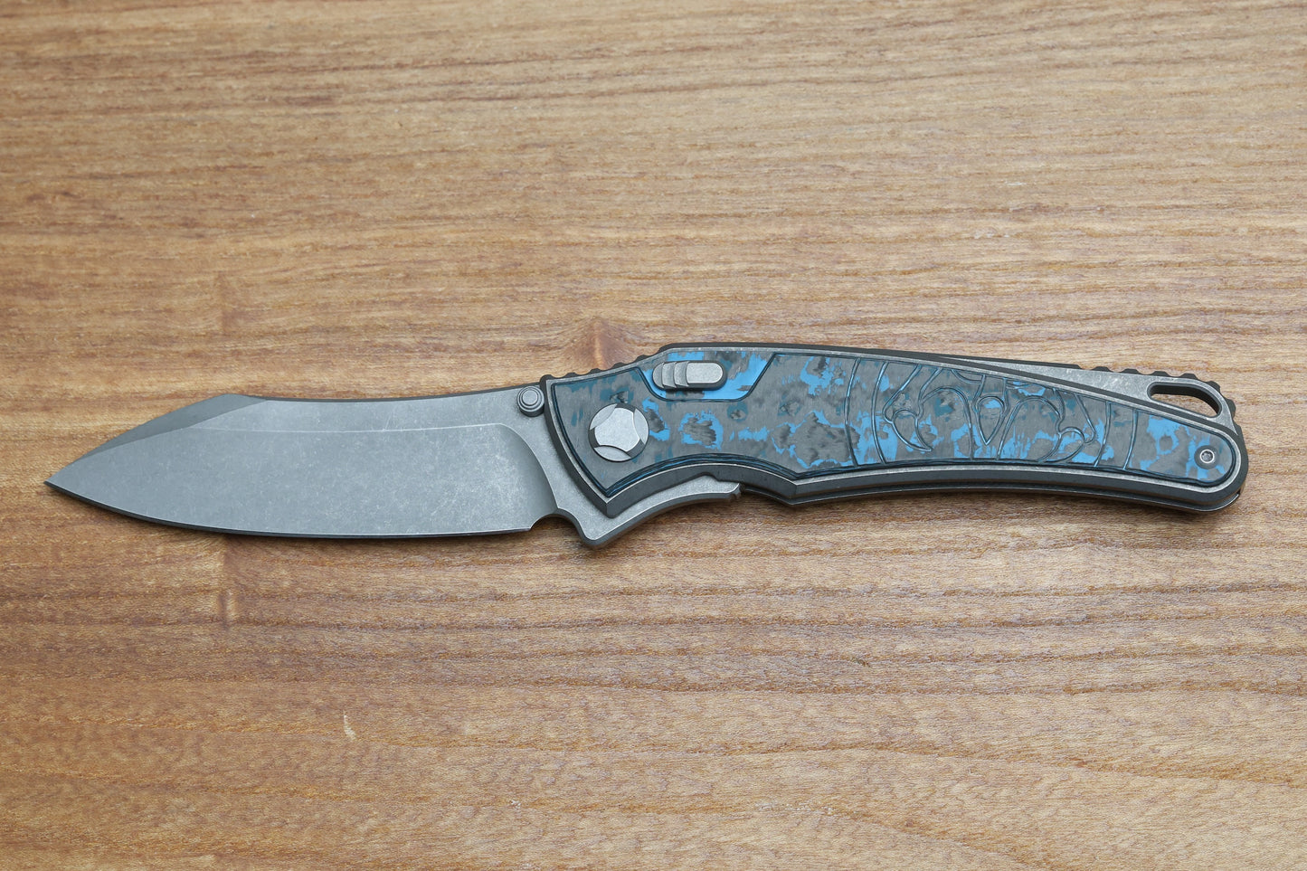 HAWK KNIFE DESIGNS TALON STONEWASHED M390 BLADE, ARCTIC STORM, FAT CARBON HANDLE OVERLAYS