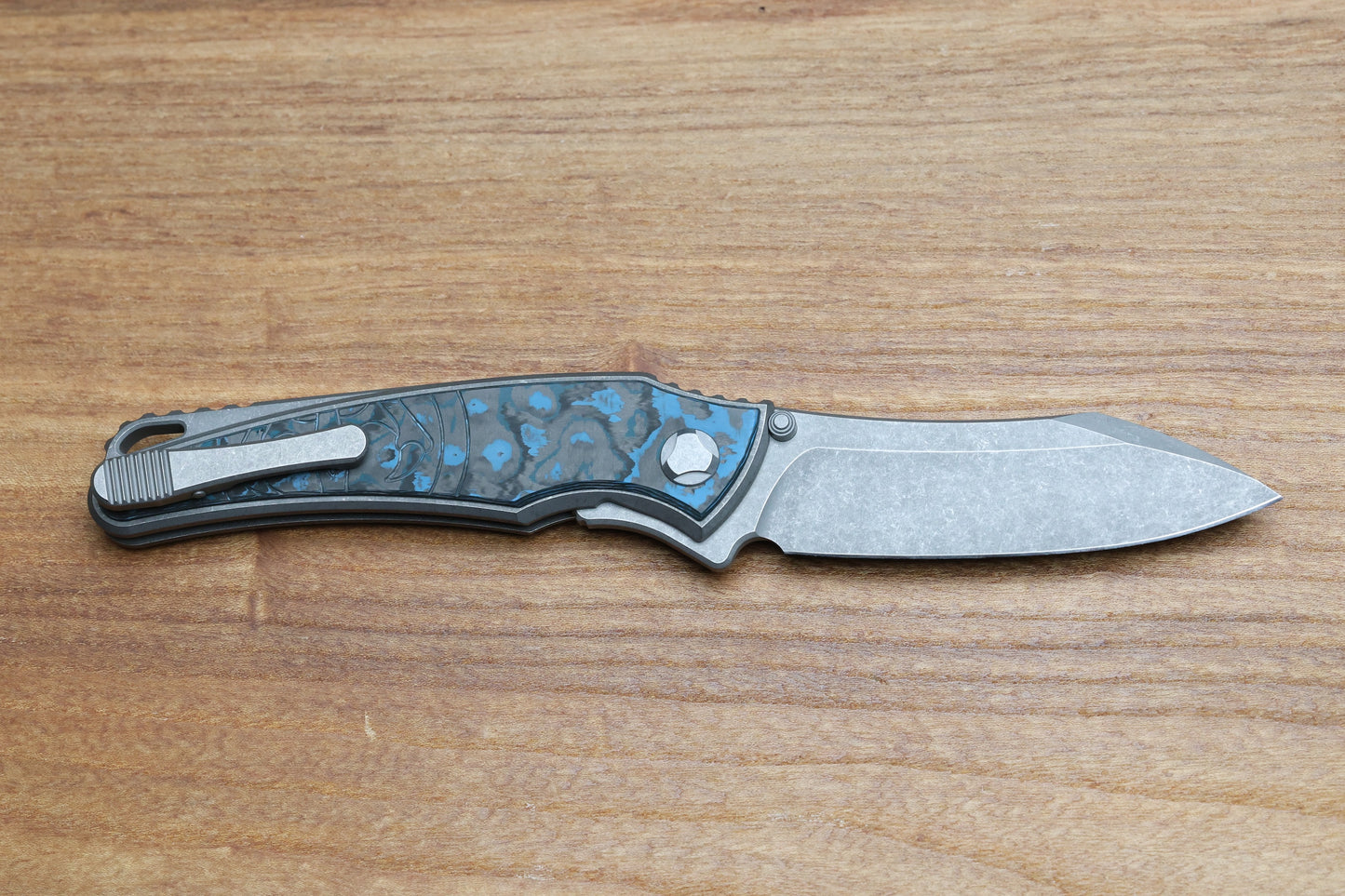 HAWK KNIFE DESIGNS TALON STONEWASHED M390 BLADE, ARCTIC STORM, FAT CARBON HANDLE OVERLAYS