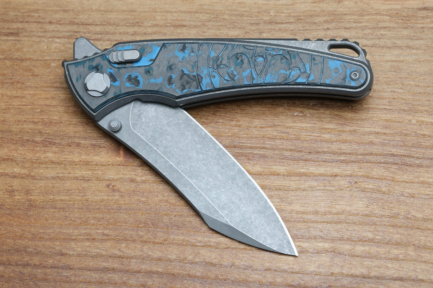 HAWK KNIFE DESIGNS TALON STONEWASHED M390 BLADE, ARCTIC STORM, FAT CARBON HANDLE OVERLAYS