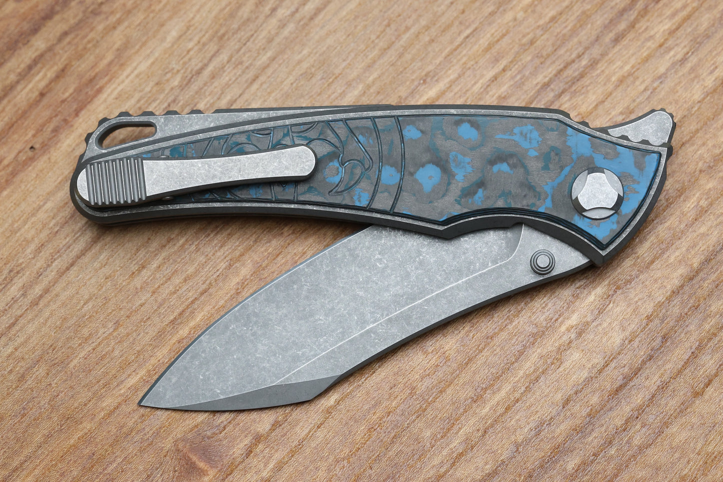 HAWK KNIFE DESIGNS TALON STONEWASHED M390 BLADE, ARCTIC STORM, FAT CARBON HANDLE OVERLAYS