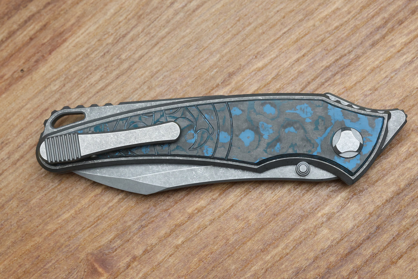 HAWK KNIFE DESIGNS TALON STONEWASHED M390 BLADE, ARCTIC STORM, FAT CARBON HANDLE OVERLAYS