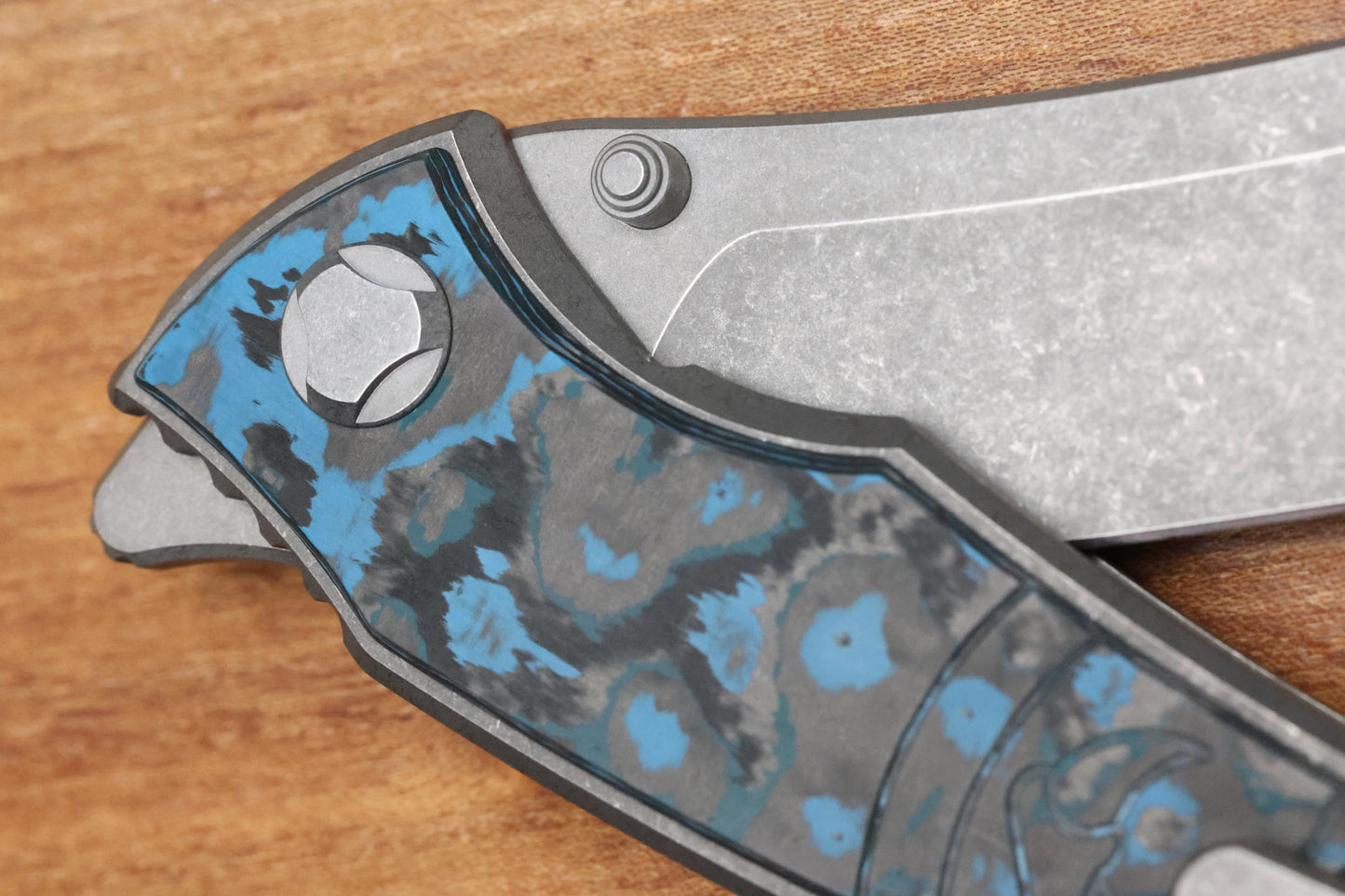 HAWK KNIFE DESIGNS TALON STONEWASHED M390 BLADE, ARCTIC STORM, FAT CARBON HANDLE OVERLAYS