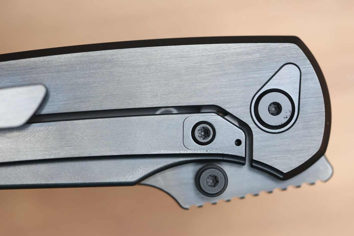 CHAVES JAKE MCCOY INTEGRAL DISCIPLE STREET BLACK SATIN PVD TITANIUM BLACK SATIN PVD M390 BLADE