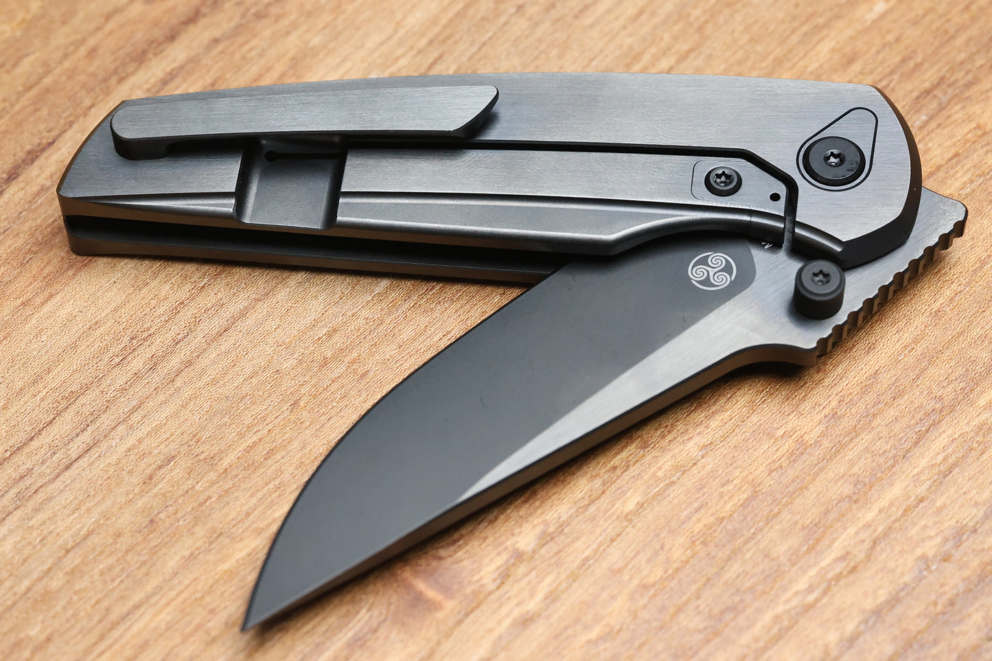 CHAVES JAKE MCCOY INTEGRAL DISCIPLE STREET BLACK SATIN PVD TITANIUM BLACK SATIN PVD M390 BLADE