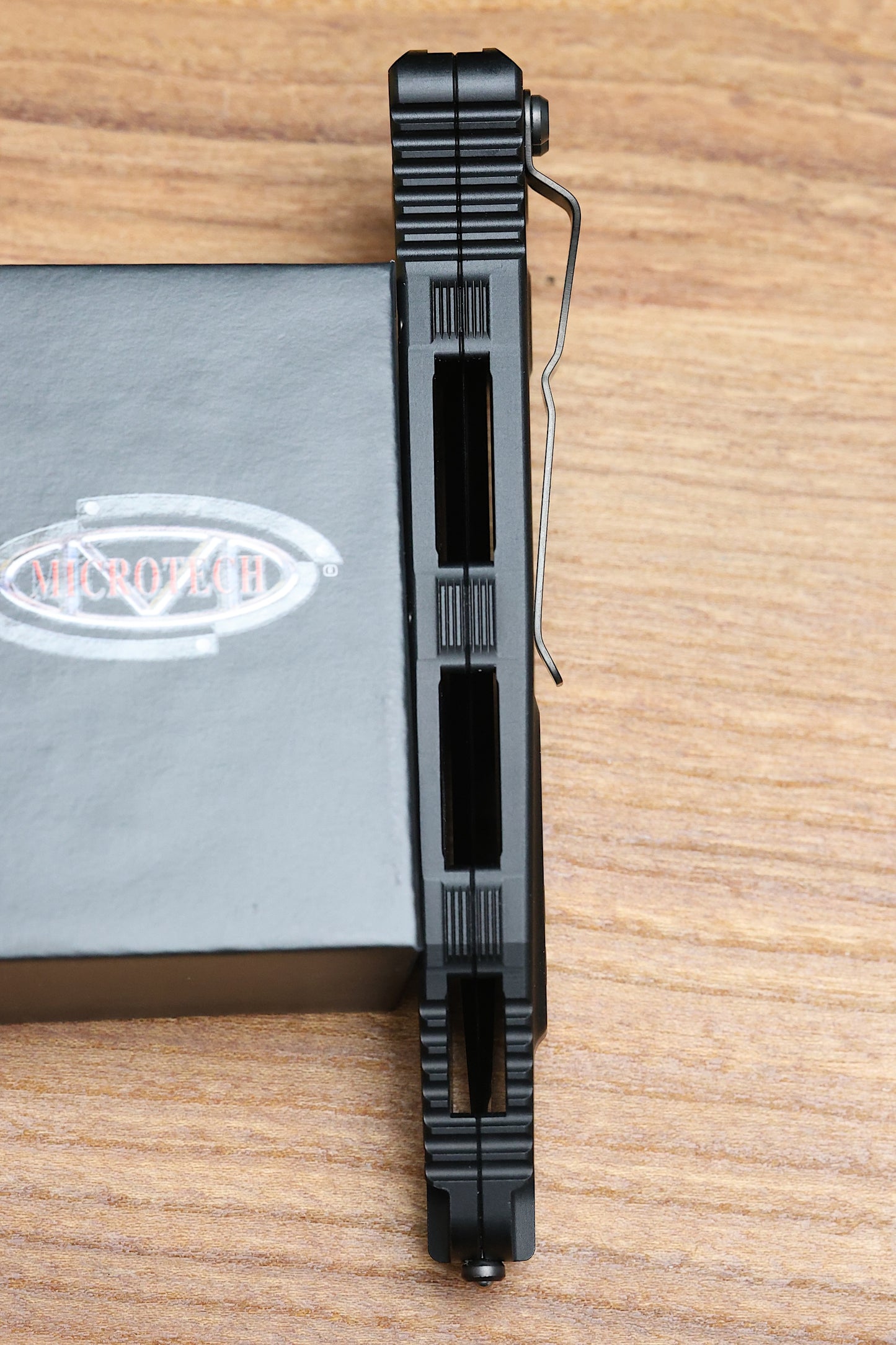 MICROTECH SOCOM ELITE M/A DLC SPIKE GRIND W/ GLOW FAT CARBON INLAYS SIGNATURE SERIES