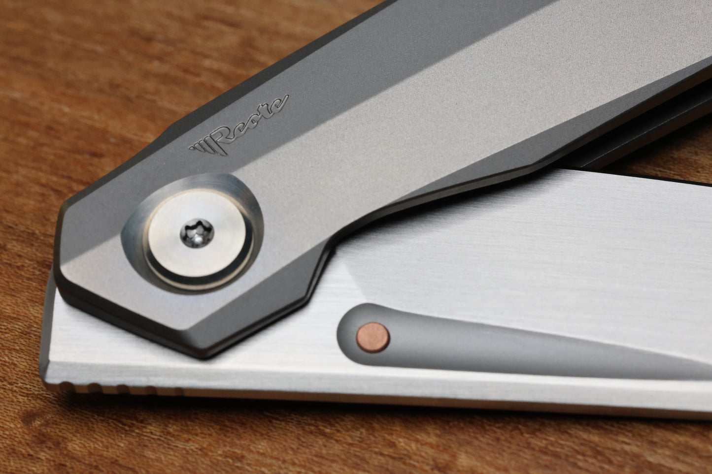 REATE KNIVES VULPEX VK ANUB BLASTED TITANIUM HANDLE - HAND SATIN ELMAX BLADE