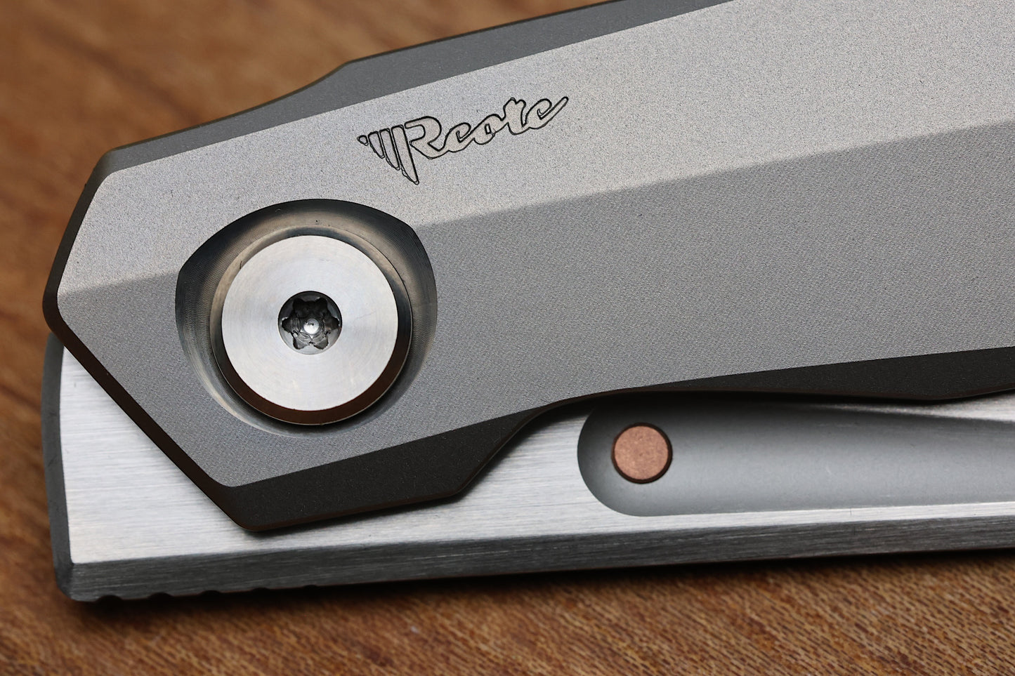 REATE KNIVES VULPEX VK ANUB BLASTED TITANIUM HANDLE - HAND SATIN ELMAX BLADE