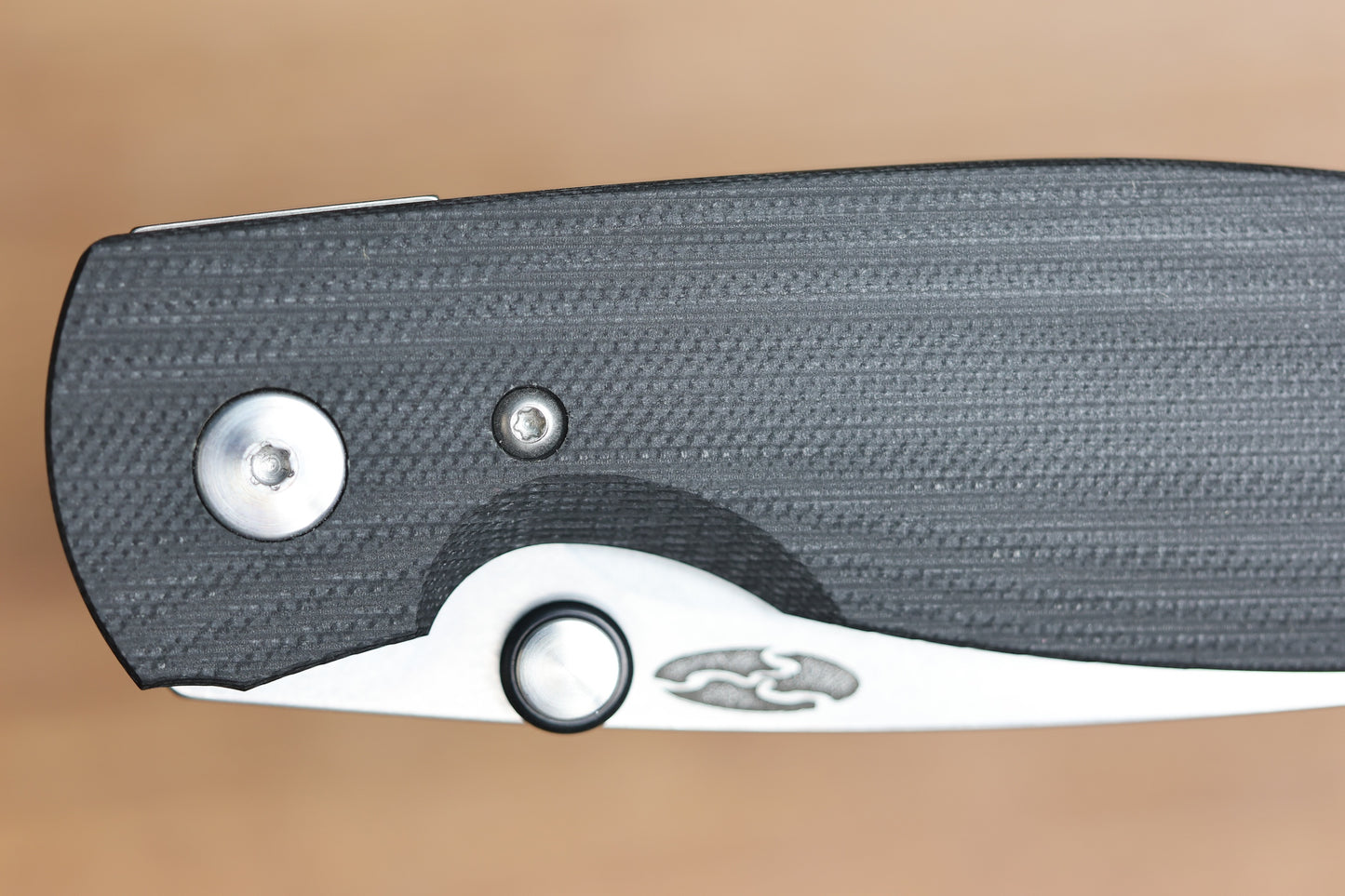 THREE RIVERS MANUFACTURING ATOM JET BLACK G10 MAGNACUT BLADE