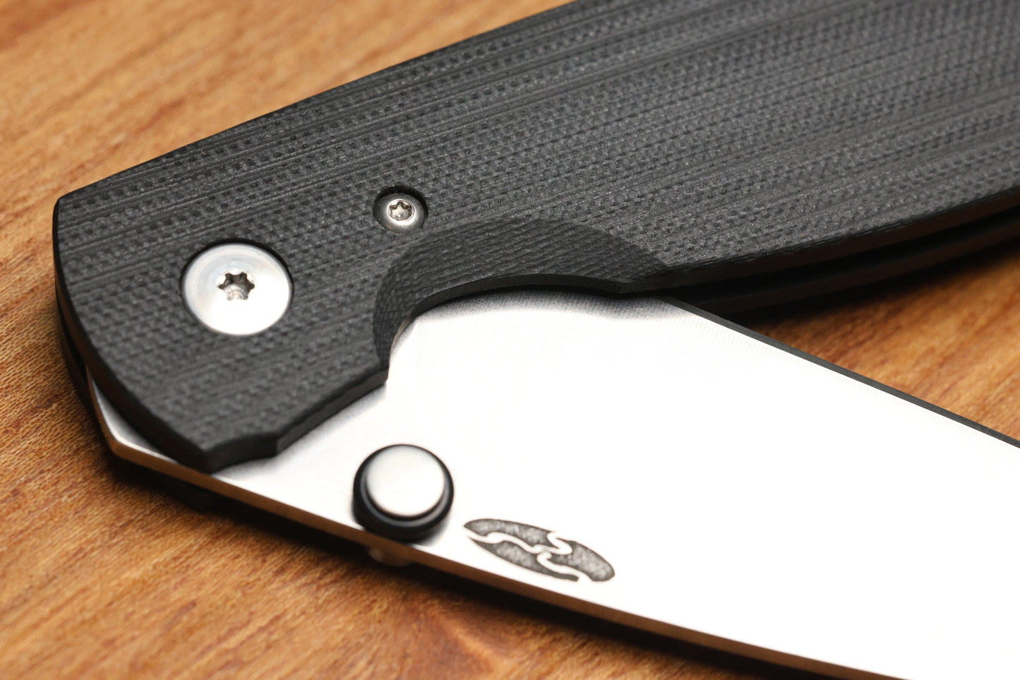 THREE RIVERS MANUFACTURING ATOM JET BLACK G10 MAGNACUT BLADE