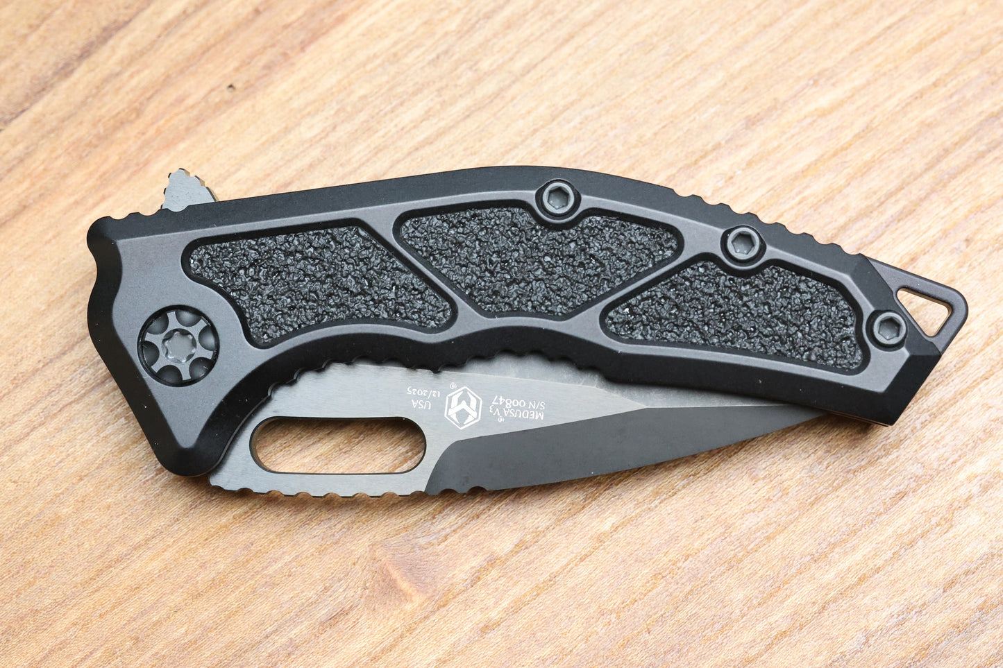 HERETIC KNIVES MEDUSA MANUAL BLACK ALUMINUM FRAME LOCK W/ GRIP INLAYS & DLC MAGNACUT H009-6A-T