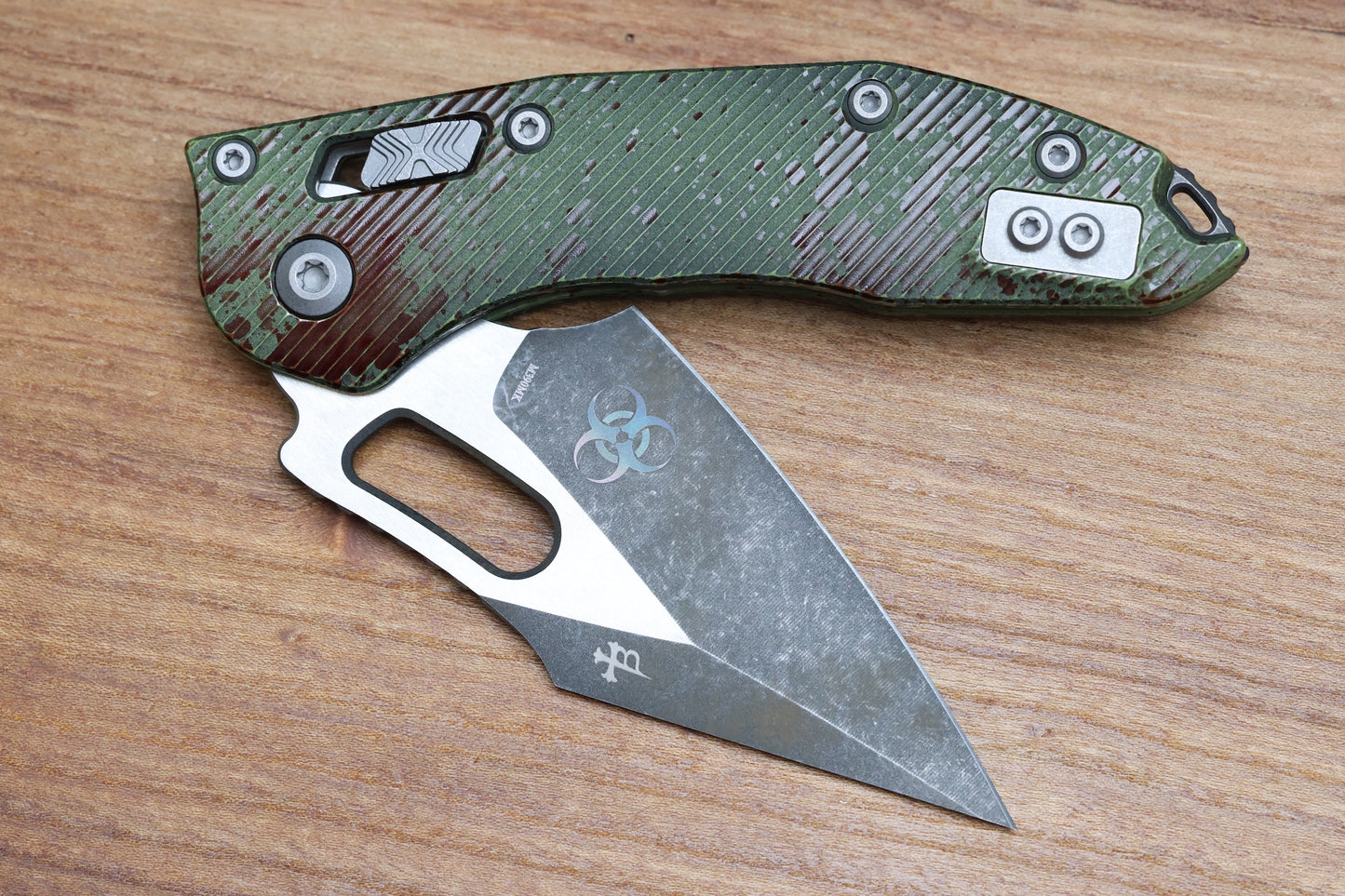 MICROTECH KNIVES MANUAL STITCH RAM LOK FLUTED ALUMINUM OUTBREAK W/ M390MK SIGNATURE SERIES 169RL-1FLOBS