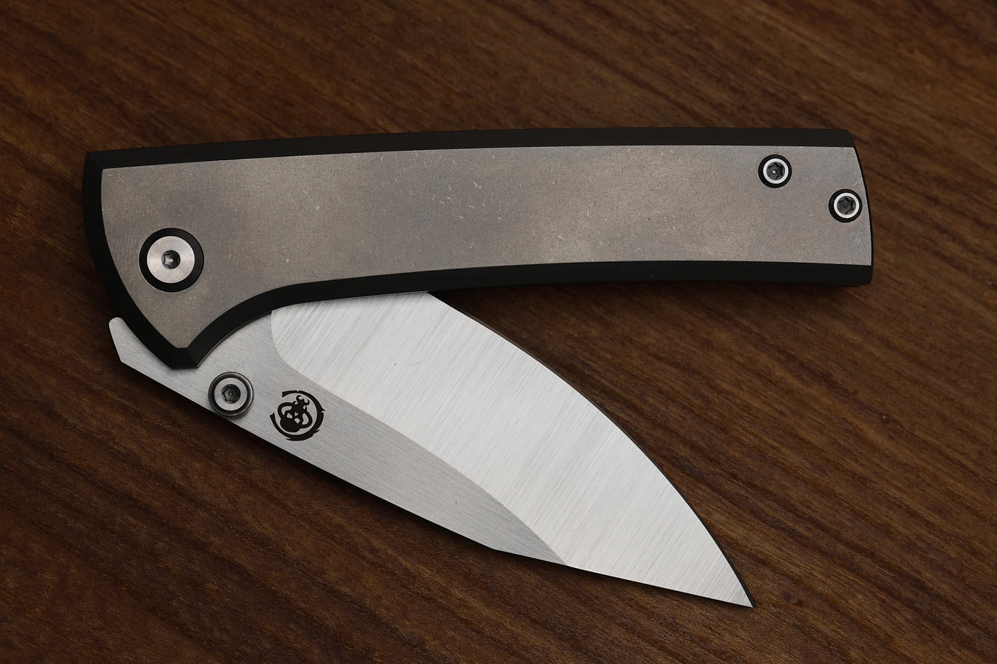 CHAVES ULTRAMAR SCAPEGOAT STREET – M390 BLADE – TITANIUM HANDLE