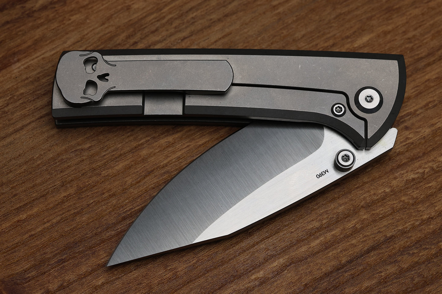 CHAVES ULTRAMAR SCAPEGOAT STREET – M390 BLADE – TITANIUM HANDLE