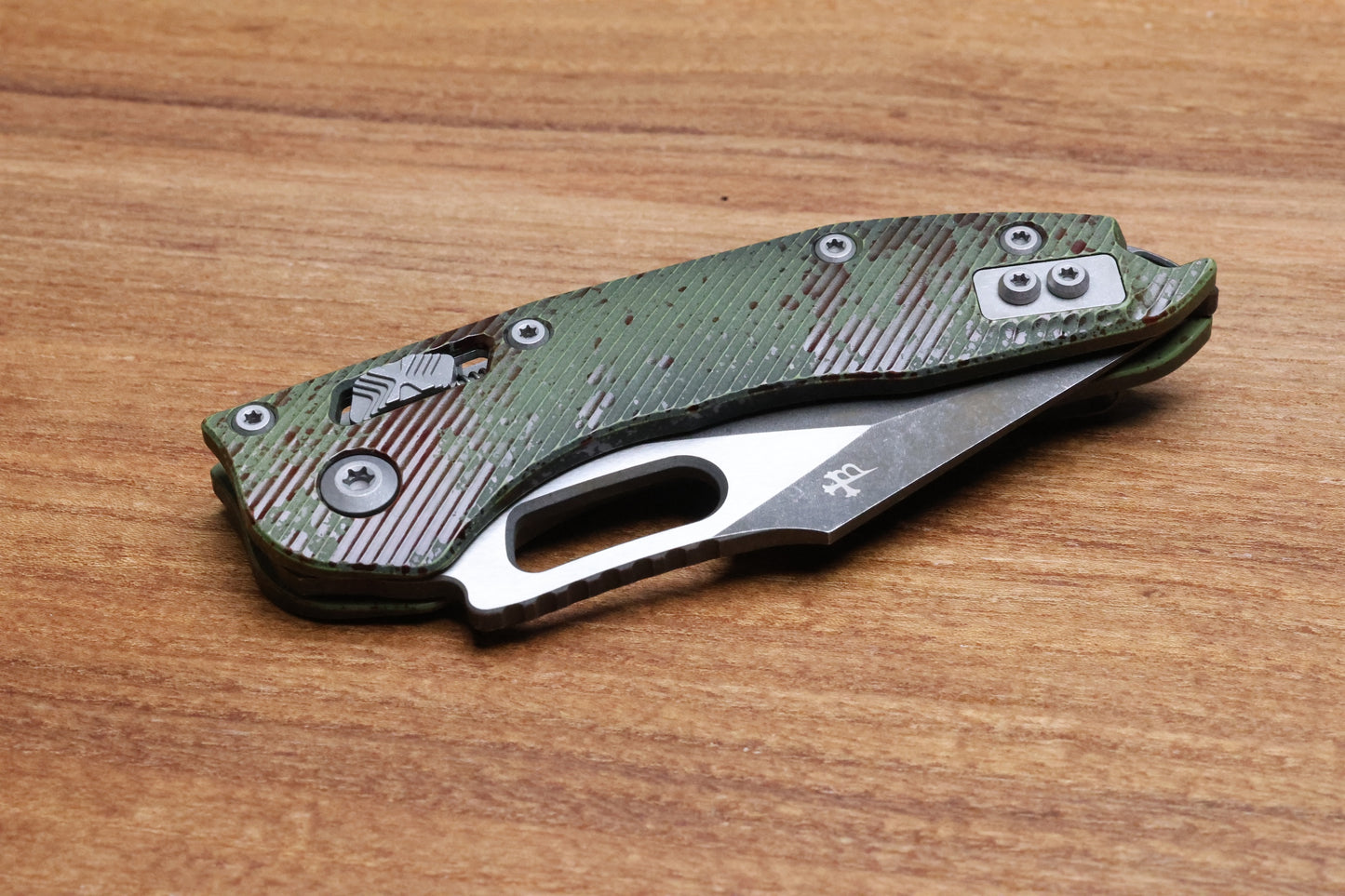 MICROTECH KNIVES MANUAL STITCH RAM LOK FLUTED ALUMINUM OUTBREAK W/ M390MK SIGNATURE SERIES 169RL-1FLOBS