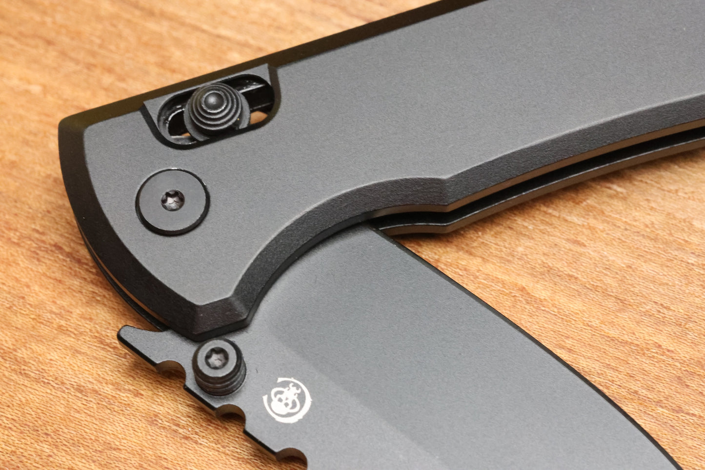 CHAVES KNIVES X-LOCK W/ BLACK ALUMINUM HANDLES & BLACK D2